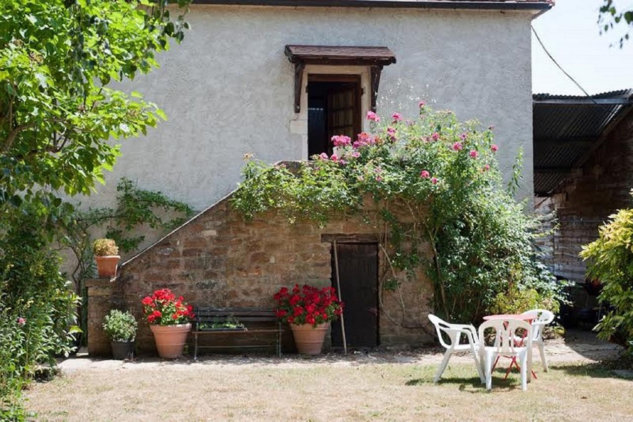 Bed and Breakfast Chez Camille Etrigny Exterior foto