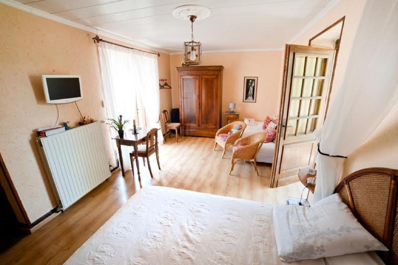 Bed and Breakfast Chez Camille Etrigny Exterior foto
